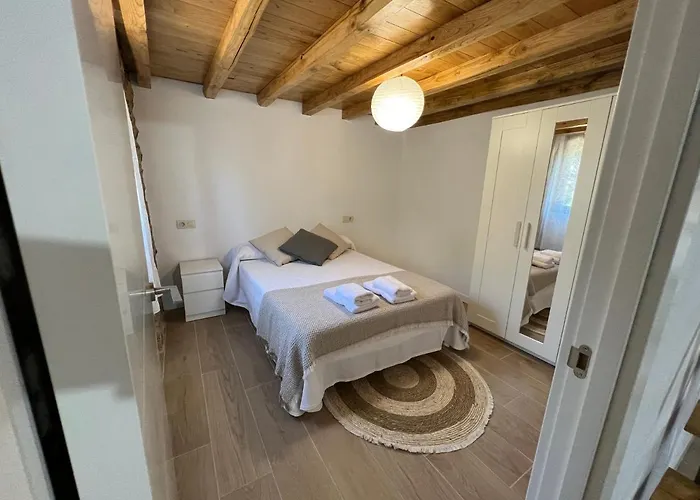 Holiday home Casa De Piedra Barreirina A Coruna